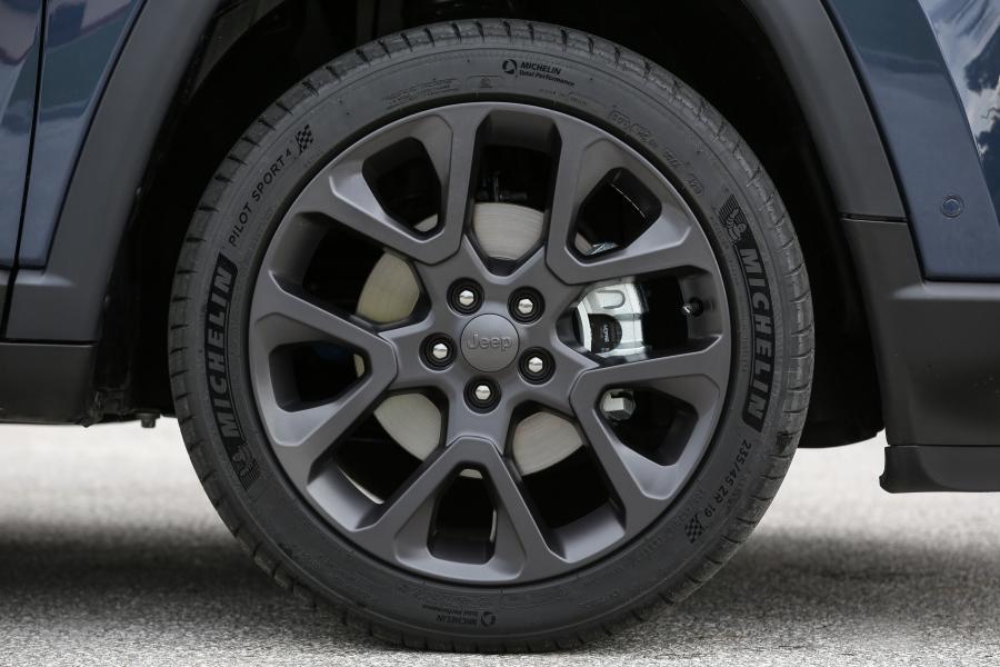 Колеса Jeep Compass S (MP) 2019 года  (EU) (фото 13 из 19)